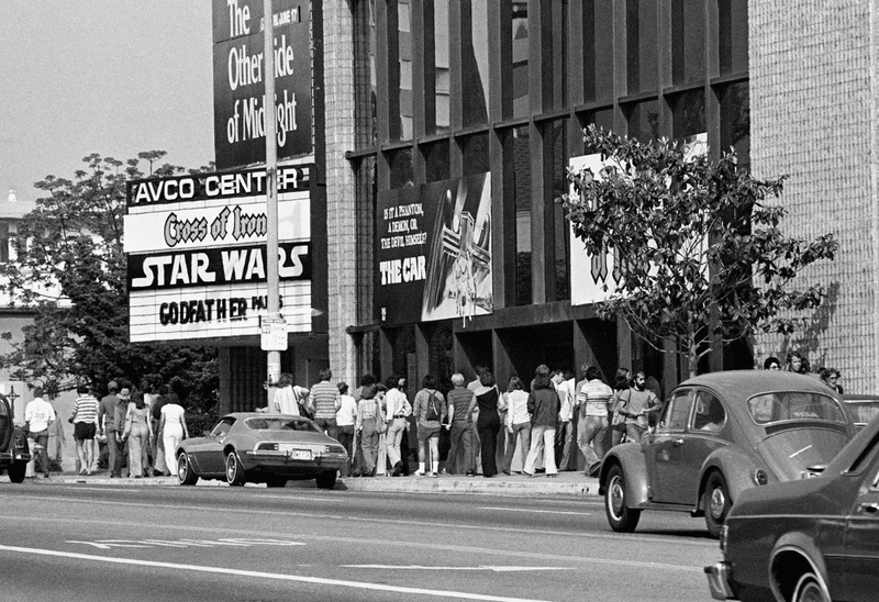 Illustration for article titled A Brief Visual History of People Waiting in Line for Star Wars